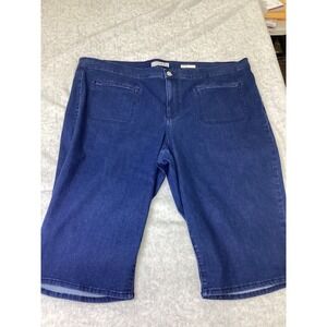 Code Bleu Skimmer Denim Shorts 24W Elliot Wash Blue Knee Length 30221366-0G0 NWT
